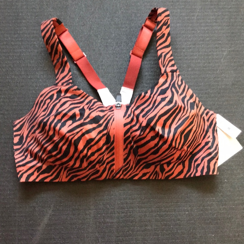 VS Knockout Sport Bra 34D Front Close Tiger Print